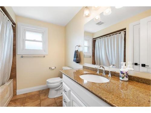 6146 Monterey Avenue, Niagara Falls, ON - Indoor Photo Showing Bathroom