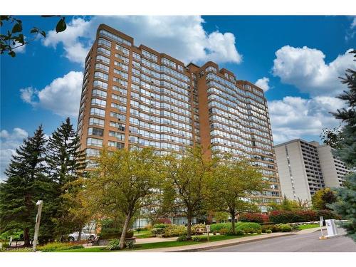 1508-1276 Maple Crossing Boulevard, Burlington, ON - Outdoor With Facade