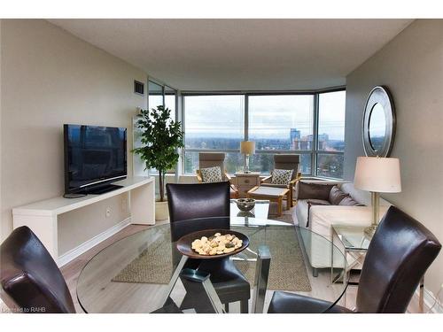 1508-1276 Maple Crossing Boulevard, Burlington, ON - Indoor Photo Showing Living Room