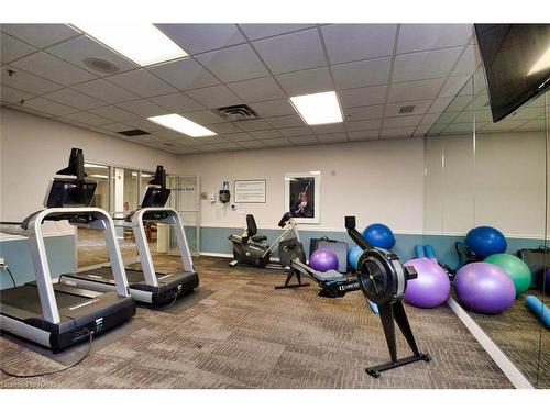 1508-1276 Maple Crossing Boulevard, Burlington, ON - Indoor Photo Showing Gym Room