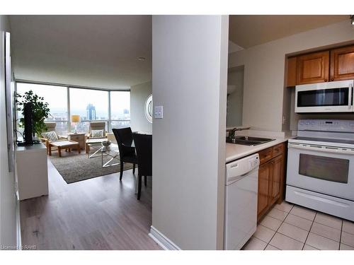 1508-1276 Maple Crossing Boulevard, Burlington, ON - Indoor Photo Showing Kitchen With Double Sink