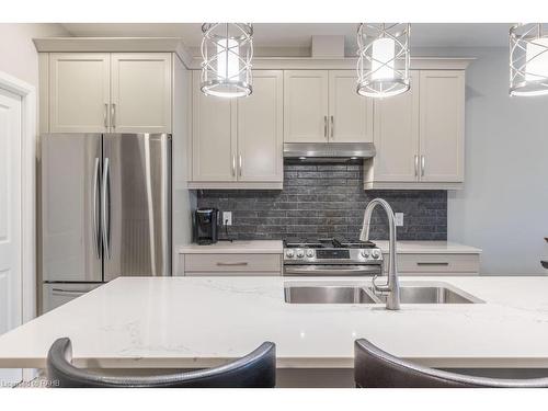 14 Campbell Street, Thorold, ON - Indoor Photo Showing Kitchen With Double Sink With Upgraded Kitchen