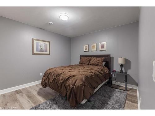 14 Campbell Street, Thorold, ON - Indoor Photo Showing Bedroom