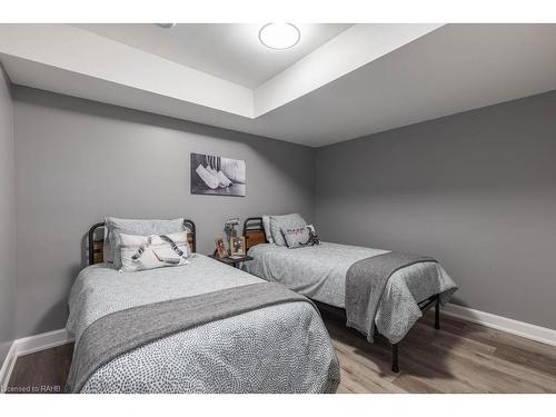 14 Campbell Street, Thorold, ON - Indoor Photo Showing Bedroom