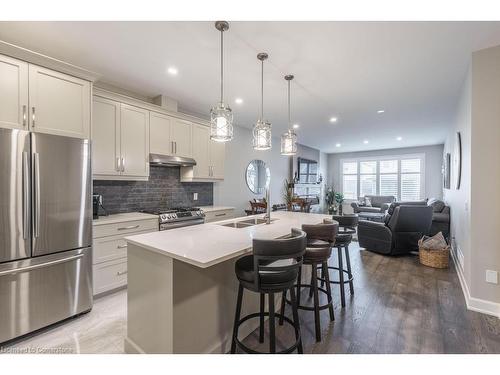 14 Campbell Street, Thorold, ON - Indoor Photo Showing Kitchen With Double Sink With Upgraded Kitchen