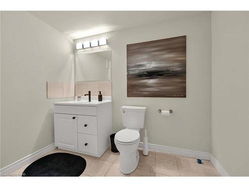 23 Holyoake Drive, Stoney Creek, ON - Indoor Photo Showing Bathroom