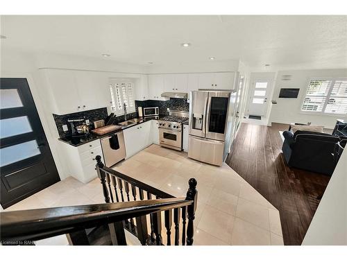 23 Holyoake Drive, Stoney Creek, ON - Indoor Photo Showing Kitchen With Double Sink