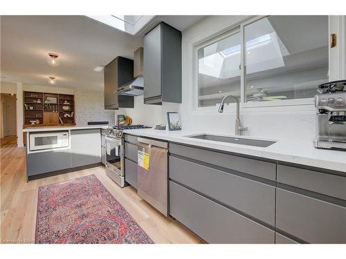 368 Rock Chapel Road, Dundas, ON - Indoor Photo Showing Kitchen