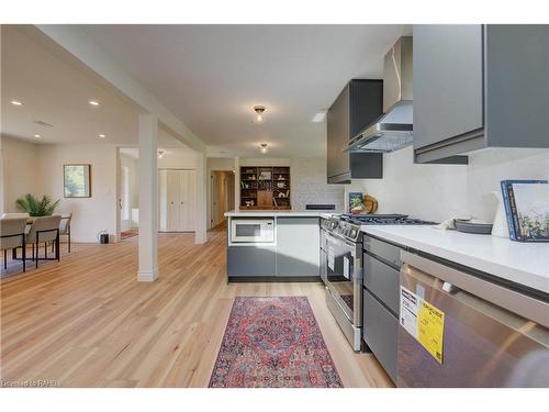 368 Rock Chapel Road, Dundas, ON - Indoor Photo Showing Kitchen With Upgraded Kitchen