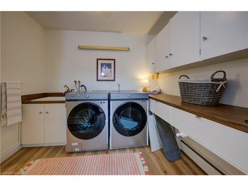 368 Rock Chapel Road, Dundas, ON - Indoor Photo Showing Laundry Room