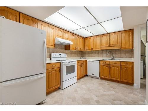 305-150 Wilson Street W, Ancaster, ON - Indoor Photo Showing Kitchen