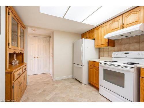 305-150 Wilson Street W, Ancaster, ON - Indoor Photo Showing Kitchen