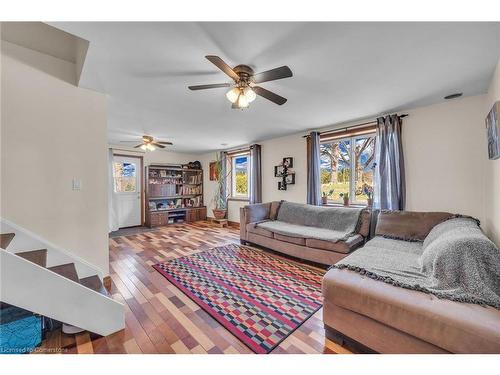 1686 10Th Concession Road, Langton, ON - Indoor Photo Showing Living Room