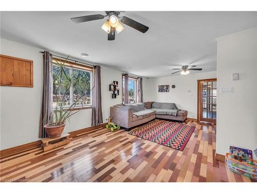 1686 10Th Concession Road, Langton, ON - Indoor Photo Showing Living Room