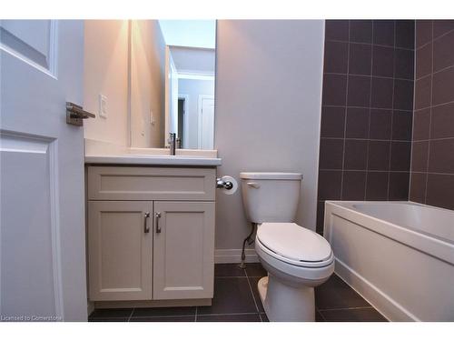 4-30 Times Square Boulevard, Stoney Creek, ON - Indoor Photo Showing Bathroom