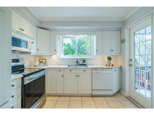 1310 Ester Drive, Burlington, ON - Indoor Photo Showing Kitchen