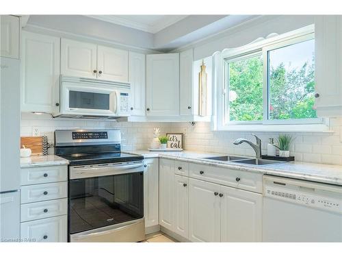 1310 Ester Drive, Burlington, ON - Indoor Photo Showing Kitchen With Double Sink