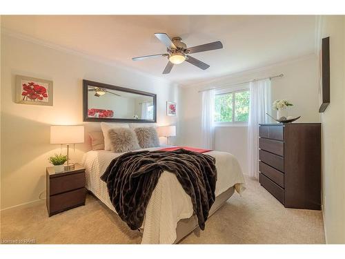 1310 Ester Drive, Burlington, ON - Indoor Photo Showing Bedroom