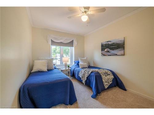 1310 Ester Drive, Burlington, ON - Indoor Photo Showing Bedroom