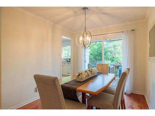 1310 Ester Drive, Burlington, ON - Indoor Photo Showing Dining Room