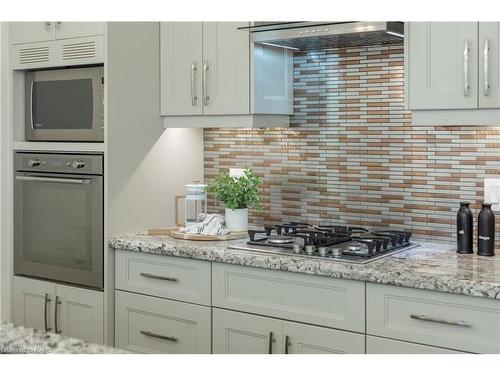 207-397 King Street W, Dundas, ON - Indoor Photo Showing Kitchen