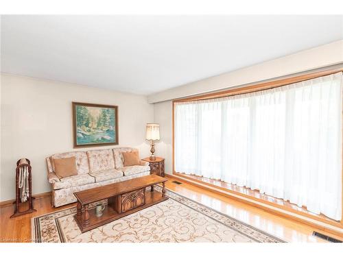 14 Calvert Avenue, Hamilton, ON - Indoor Photo Showing Living Room