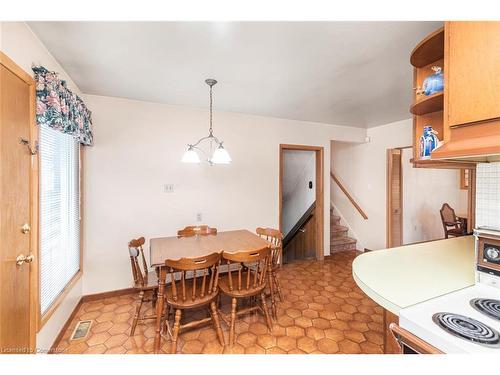 14 Calvert Avenue, Hamilton, ON - Indoor Photo Showing Dining Room