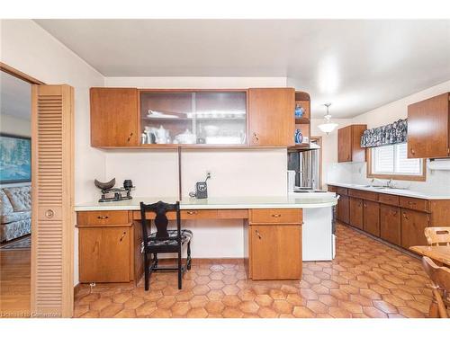 14 Calvert Avenue, Hamilton, ON - Indoor Photo Showing Kitchen