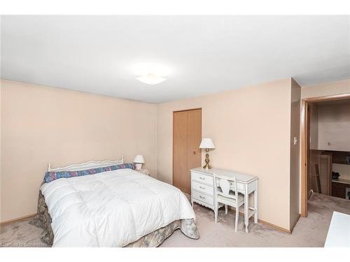 14 Calvert Avenue, Hamilton, ON - Indoor Photo Showing Bedroom