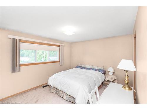 14 Calvert Avenue, Hamilton, ON - Indoor Photo Showing Bedroom