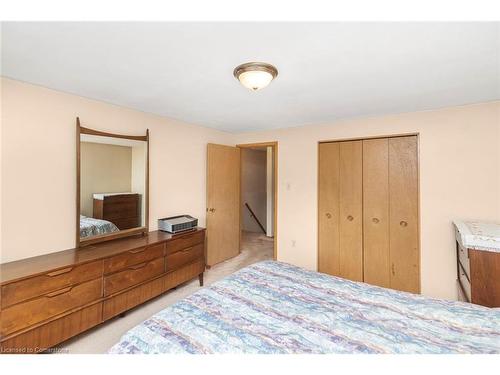 14 Calvert Avenue, Hamilton, ON - Indoor Photo Showing Bedroom