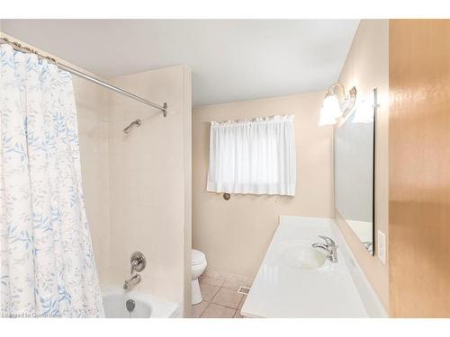 14 Calvert Avenue, Hamilton, ON - Indoor Photo Showing Bathroom