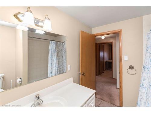 14 Calvert Avenue, Hamilton, ON - Indoor Photo Showing Bathroom