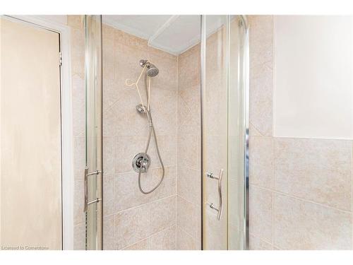 14 Calvert Avenue, Hamilton, ON - Indoor Photo Showing Bathroom