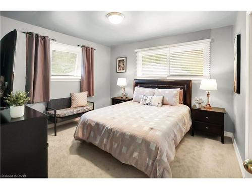 1954 Grayson Avenue, Fort Erie, ON - Indoor Photo Showing Bedroom