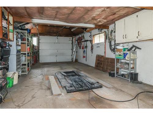 1954 Grayson Avenue, Fort Erie, ON - Indoor Photo Showing Garage