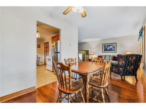 98 Billington Crescent, Hamilton, ON - Indoor Photo Showing Dining Room