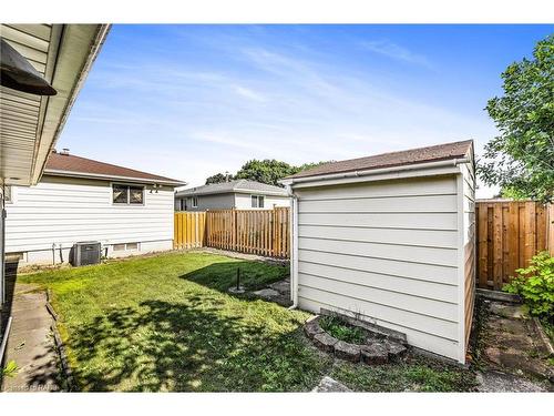 98 Billington Crescent, Hamilton, ON - Outdoor With Exterior