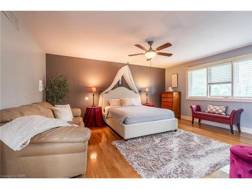 7775 St. Augustine Crescent, Niagara Falls, ON - Indoor Photo Showing Bedroom