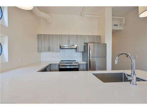 601-121 King Street E, Hamilton, ON - Indoor Photo Showing Kitchen With Stainless Steel Kitchen With Upgraded Kitchen