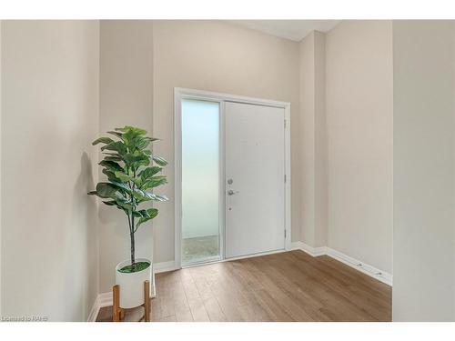 J138-25 Isherwood Avenue, Cambridge, ON - Indoor Photo Showing Other Room