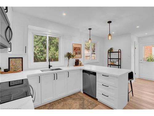 13 Delsey Street, Dundas, ON - Indoor Photo Showing Kitchen