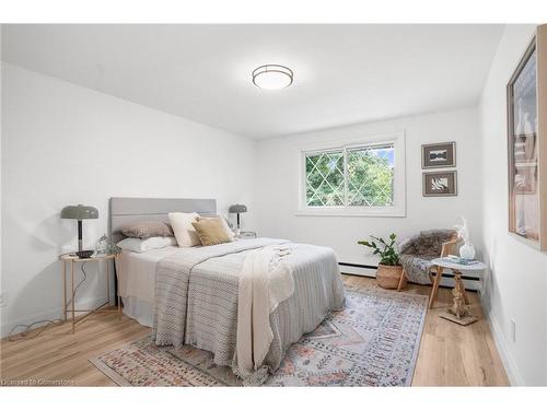 13 Delsey Street, Dundas, ON - Indoor Photo Showing Bedroom