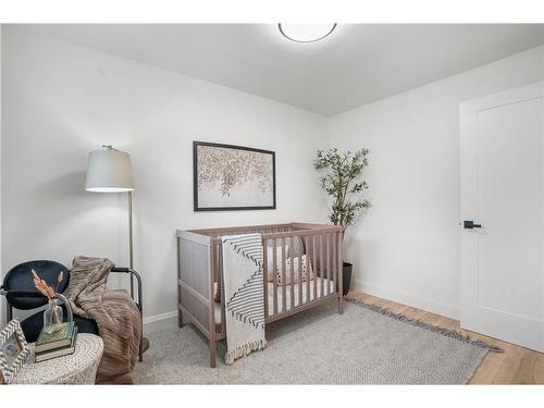 13 Delsey Street, Dundas, ON - Indoor Photo Showing Bedroom