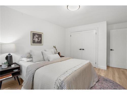 13 Delsey Street, Dundas, ON - Indoor Photo Showing Bedroom