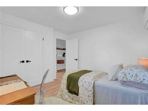 13 Delsey Street, Dundas, ON - Indoor Photo Showing Bedroom