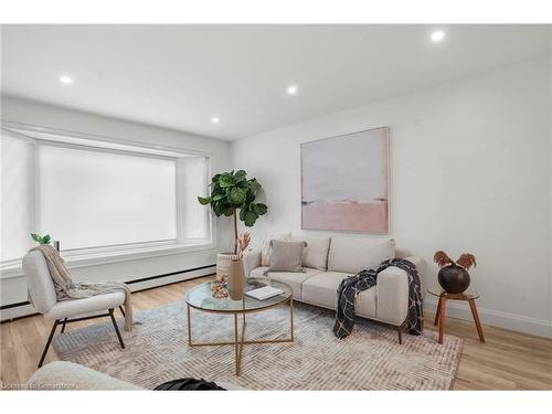 13 Delsey Street, Dundas, ON - Indoor Photo Showing Living Room