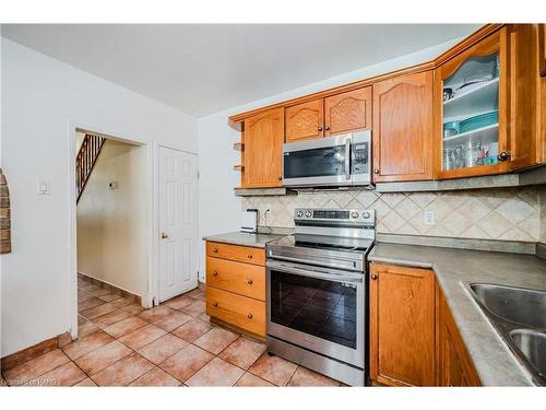 31 Kinrade Avenue, Hamilton, ON - Indoor Photo Showing Kitchen With Double Sink