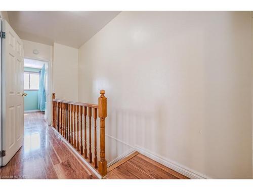 31 Kinrade Avenue, Hamilton, ON - Indoor Photo Showing Other Room