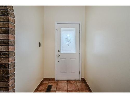 31 Kinrade Avenue, Hamilton, ON - Indoor Photo Showing Other Room